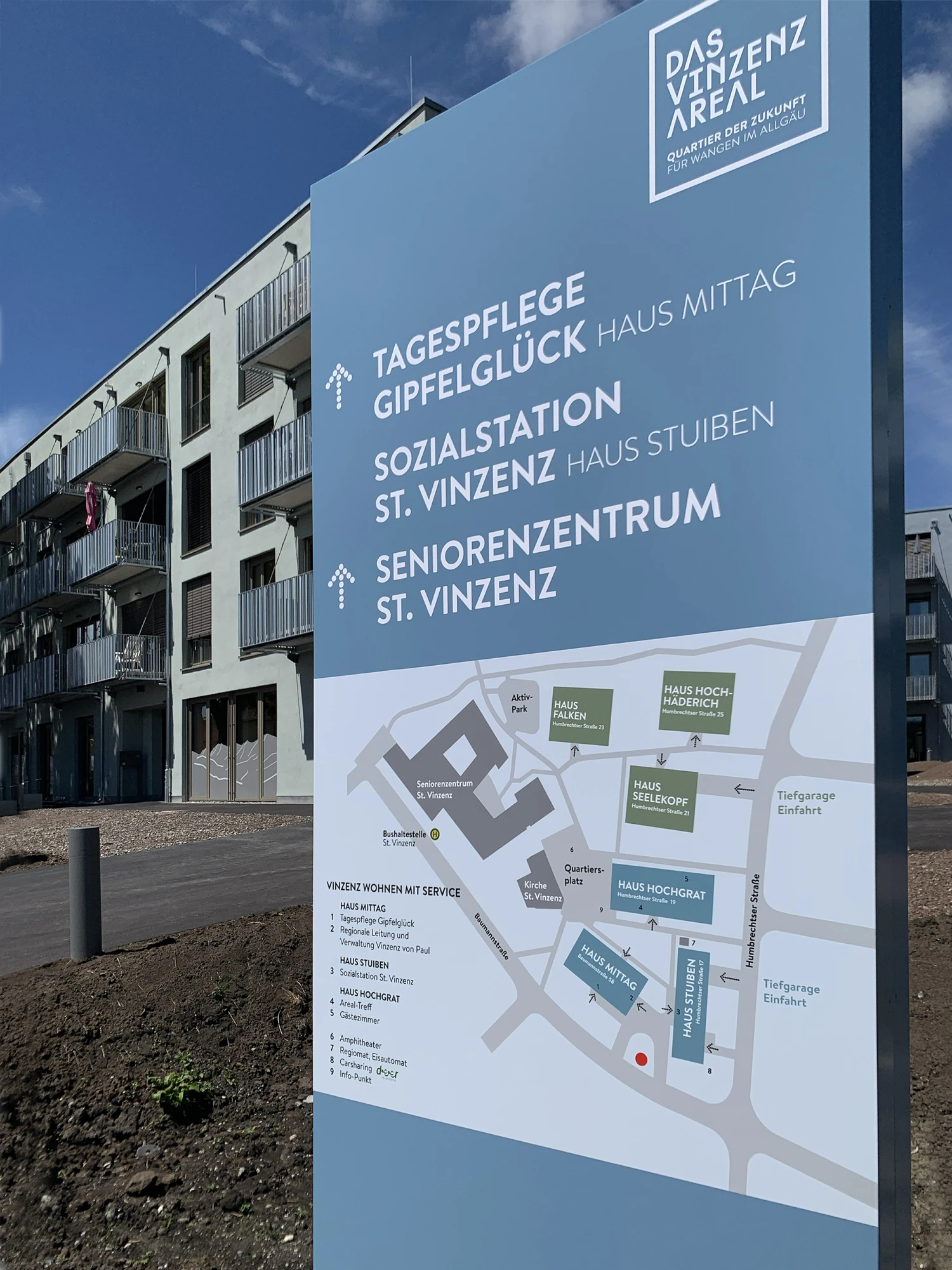 Vinzenz Areal Wangen, Leitsystem, Stele